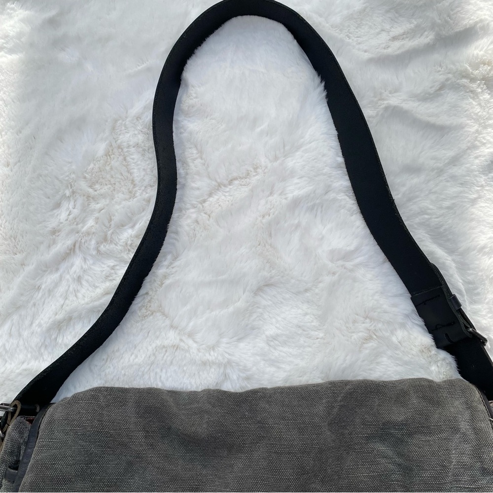 Marc By Marc Jacobs Messenger Bag - Picture 15 of 16